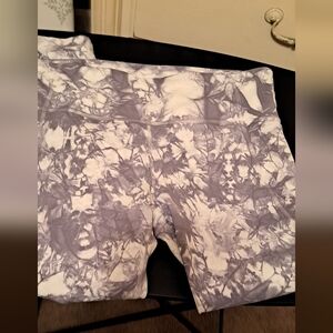 Athleta Tie Dye Legging Capris NWOT